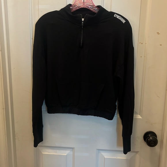 🦈 Gymshark Women’s Cropped Sweatshirt - Black - Medium - EUC - Picture 1 of 10